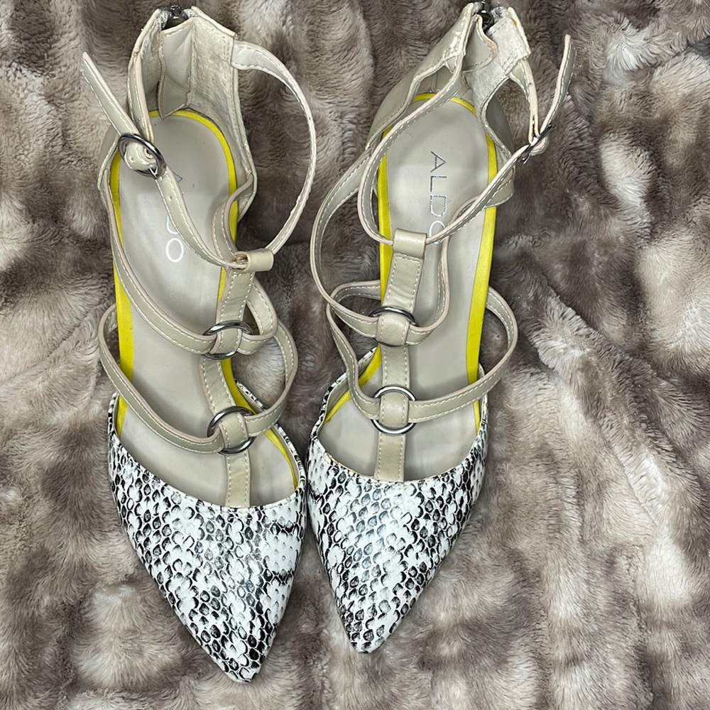 Aldo snake skin heels Size 8…. Good Condition!